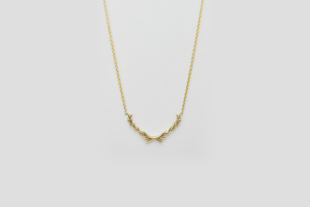 【HYERES LOR】Petit Laurel Silhouette Yellow Chain Necklace HYERES LOR】Petit Laurel Silhouette Yellow Chain Necklace