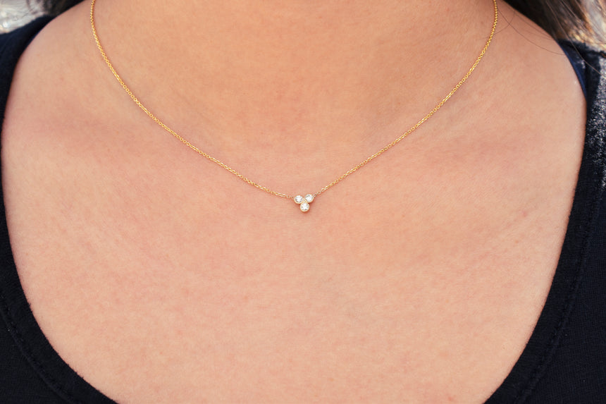 MILLY Necklace with Three Diamonds