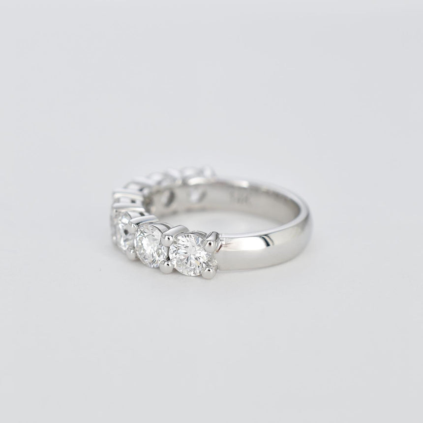 ETERNAL PAVÉ Ring with 4mm Diamonds